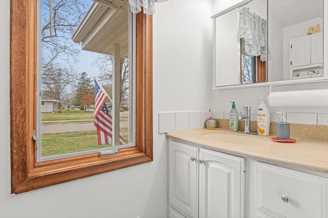1312 72nd Avenue N, Brooklyn Center, MN 55430