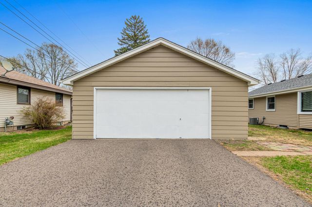1312 72nd Avenue N, Brooklyn Center, MN 55430