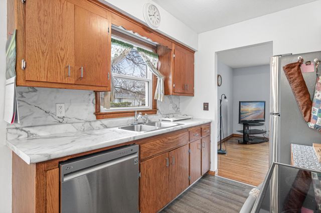 1312 72nd Avenue N, Brooklyn Center, MN 55430