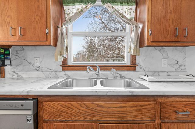 1312 72nd Avenue N, Brooklyn Center, MN 55430