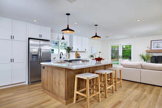 1405 Pambara Circle, Oceanside, CA 92054