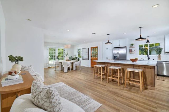 1405 Pambara Circle, Oceanside, CA 92054