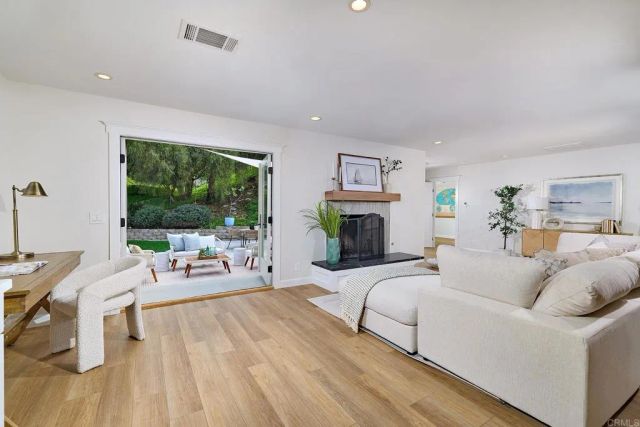 1405 Pambara Circle, Oceanside, CA 92054