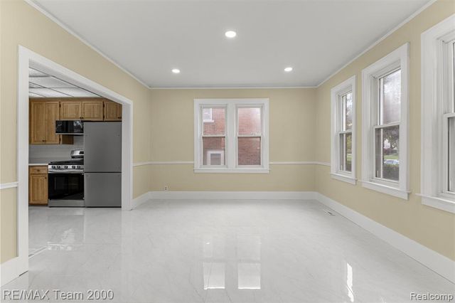 10460 S Morrow Circle, Dearborn, MI 48126
