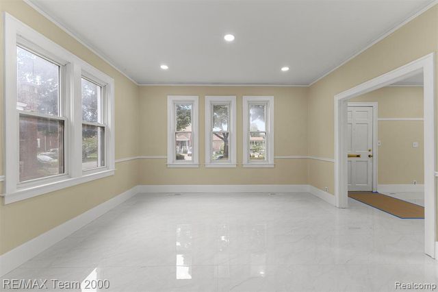 10460 S Morrow Circle, Dearborn, MI 48126