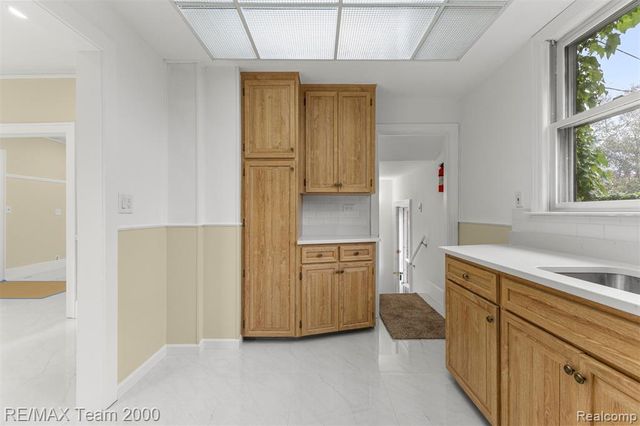10460 S Morrow Circle, Dearborn, MI 48126