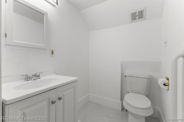 10460 S Morrow Circle, Dearborn, MI 48126