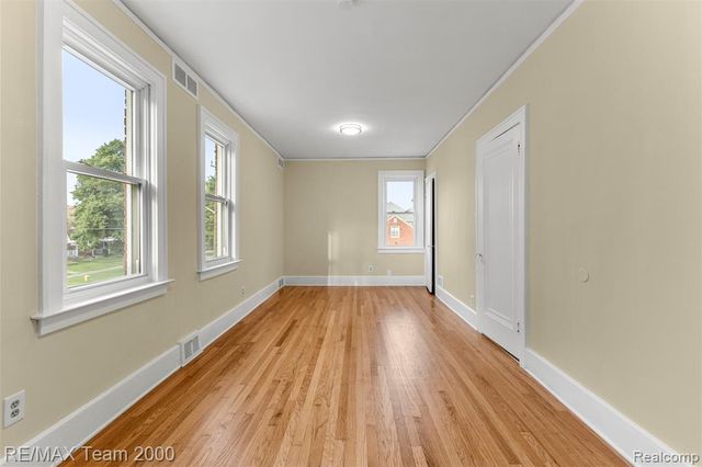 10460 S Morrow Circle, Dearborn, MI 48126
