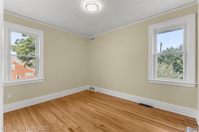 10460 S Morrow Circle, Dearborn, MI 48126