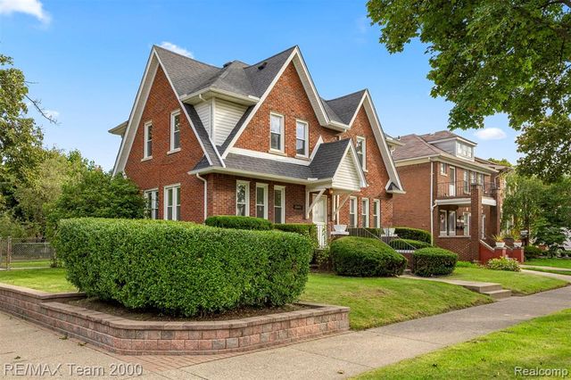 10460 S Morrow Circle, Dearborn, MI 48126