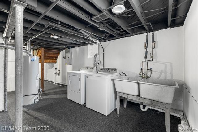 10460 S Morrow Circle, Dearborn, MI 48126