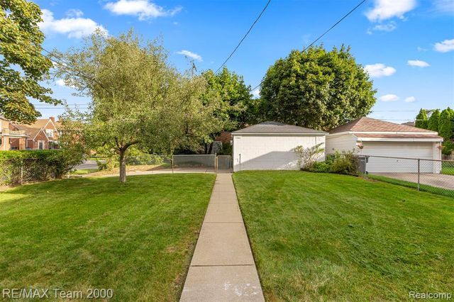10460 S Morrow Circle, Dearborn, MI 48126