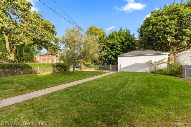 10460 S Morrow Circle, Dearborn, MI 48126