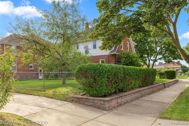 10460 S Morrow Circle, Dearborn, MI 48126