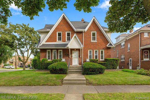 10460 S Morrow Circle, Dearborn, MI 48126