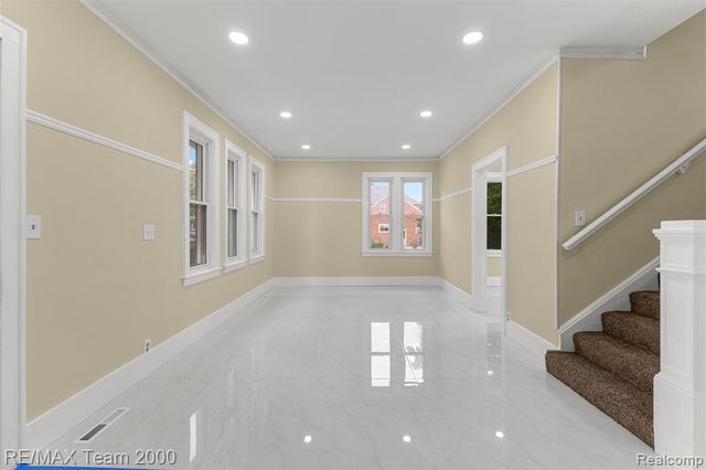 10460 S Morrow Circle, Dearborn, MI 48126