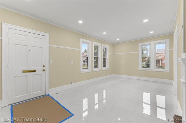 10460 S Morrow Circle, Dearborn, MI 48126