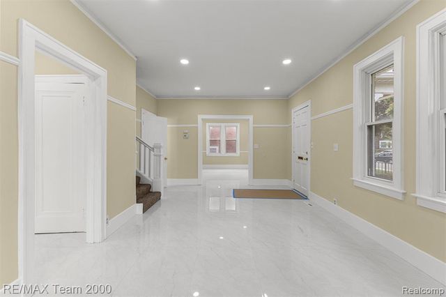 10460 S Morrow Circle, Dearborn, MI 48126