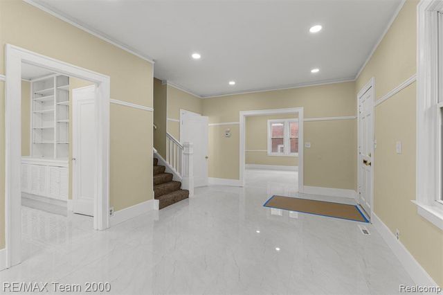 10460 S Morrow Circle, Dearborn, MI 48126