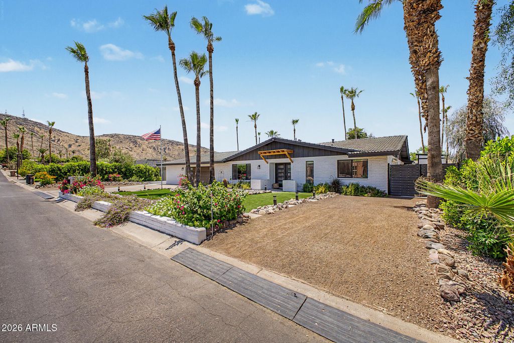 13234 N 11TH Avenue, Phoenix, AZ 85029 — photo 2