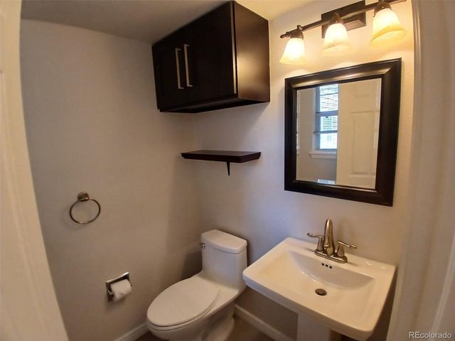 5966 S Jellison St B, Littleton, CO 80123