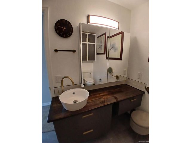 5966 S Jellison St B, Littleton, CO 80123