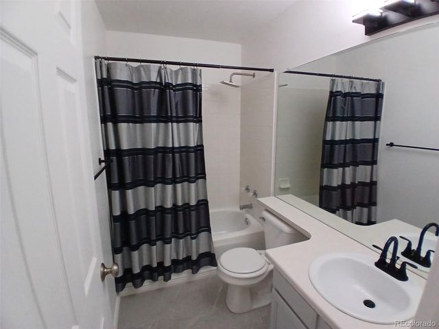 5966 S Jellison St B, Littleton, CO 80123
