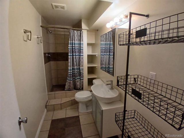 5966 S Jellison St B, Littleton, CO 80123