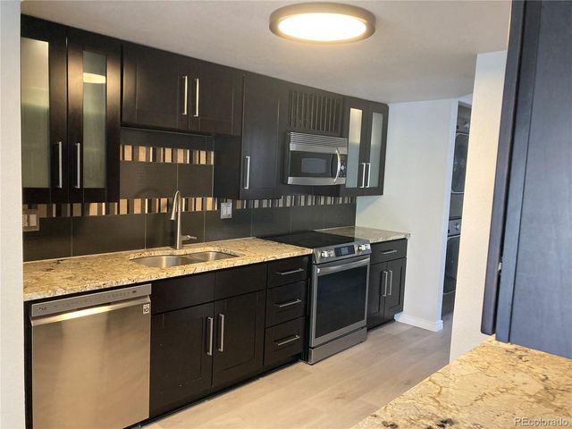 5966 S Jellison St B, Littleton, CO 80123