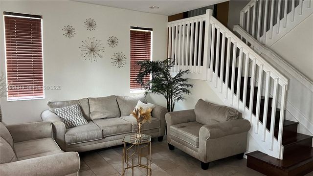 956 NW 206th Ter, Miami Gardens, FL 33169