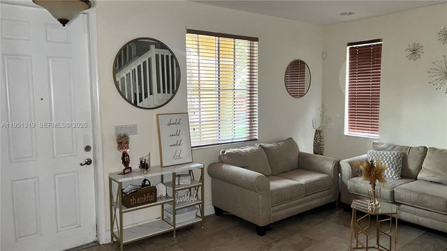 956 NW 206th Ter, Miami Gardens, FL 33169