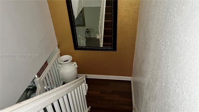 956 NW 206th Ter, Miami Gardens, FL 33169