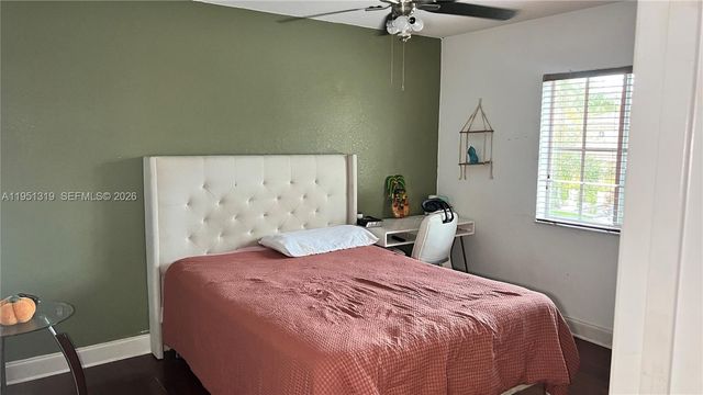 956 NW 206th Ter, Miami Gardens, FL 33169