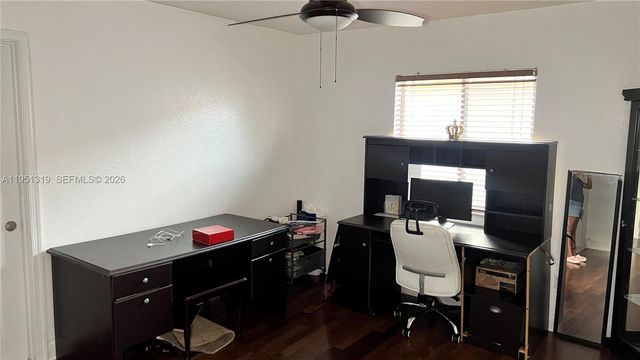 956 NW 206th Ter, Miami Gardens, FL 33169