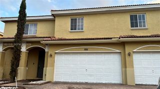 956 NW 206th Ter, Miami Gardens, FL 33169