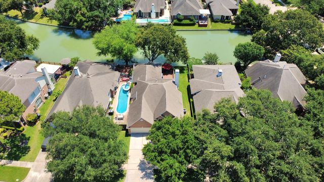 1112 Spinnaker Way, Sugar Land, TX 77498