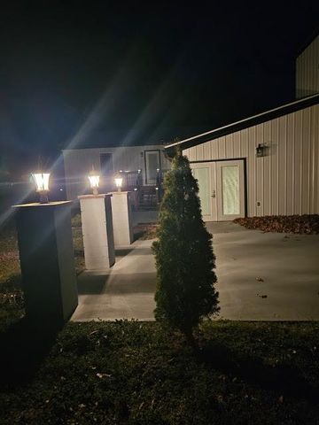 410 White Oak Drive, El Dorado Springs, MO 64744