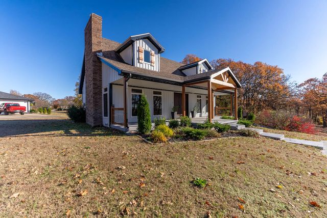 410 White Oak Drive, El Dorado Springs, MO 64744