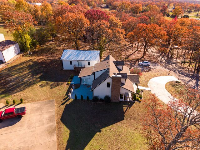 410 White Oak Drive, El Dorado Springs, MO 64744