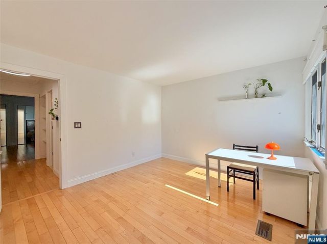 2330 5th Street 8, Fort Lee, NJ 07024