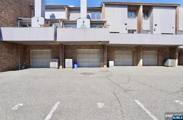 2330 5th Street 8, Fort Lee, NJ 07024