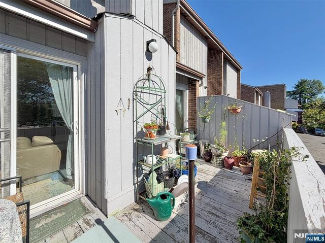 2330 5th Street 8, Fort Lee, NJ 07024