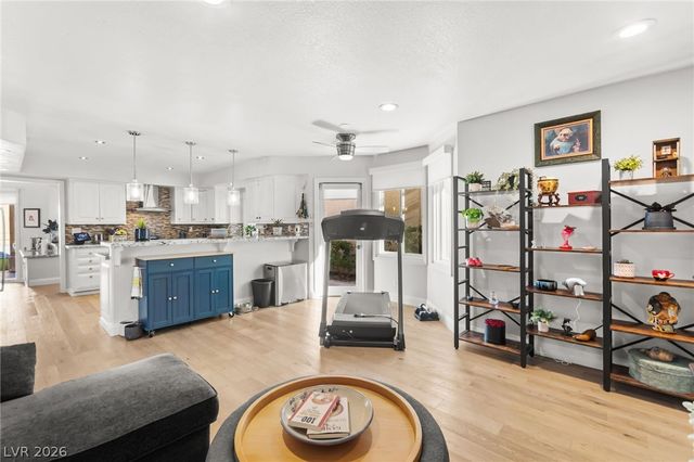 5090 Breakers Lane, Las Vegas, NV 89113