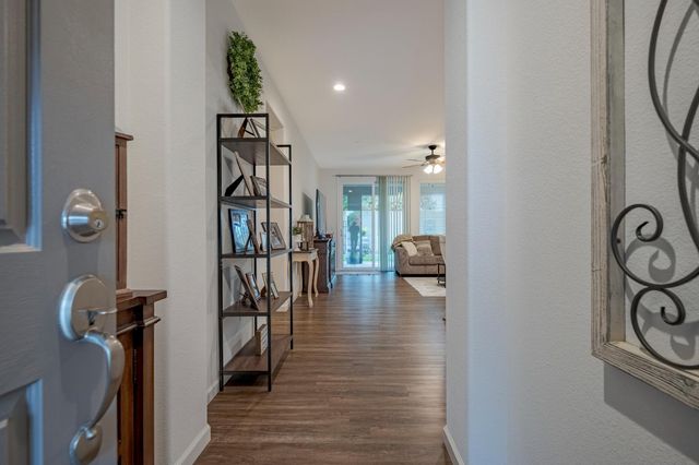 331 Carly Anne Dr, Merced, CA 95341