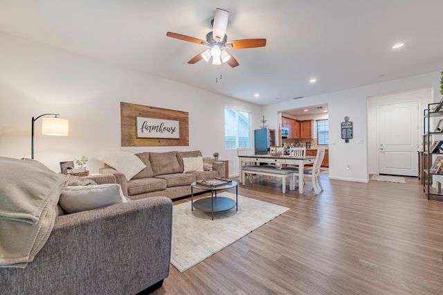 331 Carly Anne Dr, Merced, CA 95341