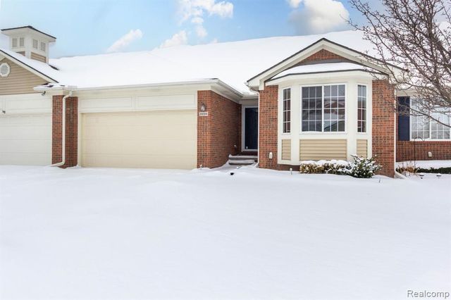 26196 Captains Landing, Chesterfield, MI 48051