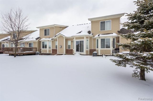 26196 Captains Landing, Chesterfield, MI 48051