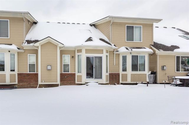 26196 Captains Landing, Chesterfield, MI 48051