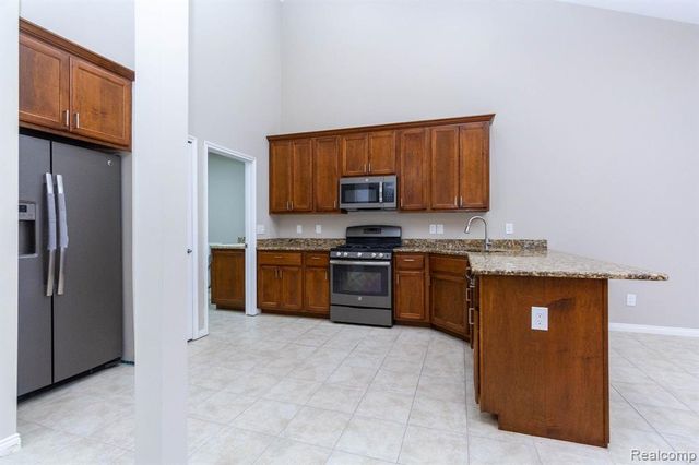 26196 Captains Landing, Chesterfield, MI 48051