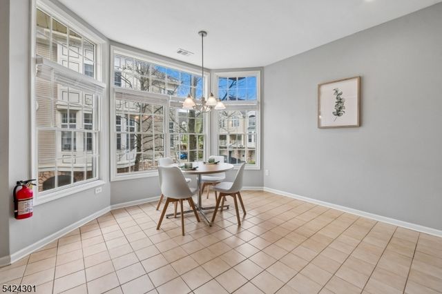 816 Kensington Ln, Livingston Twp., NJ 07039